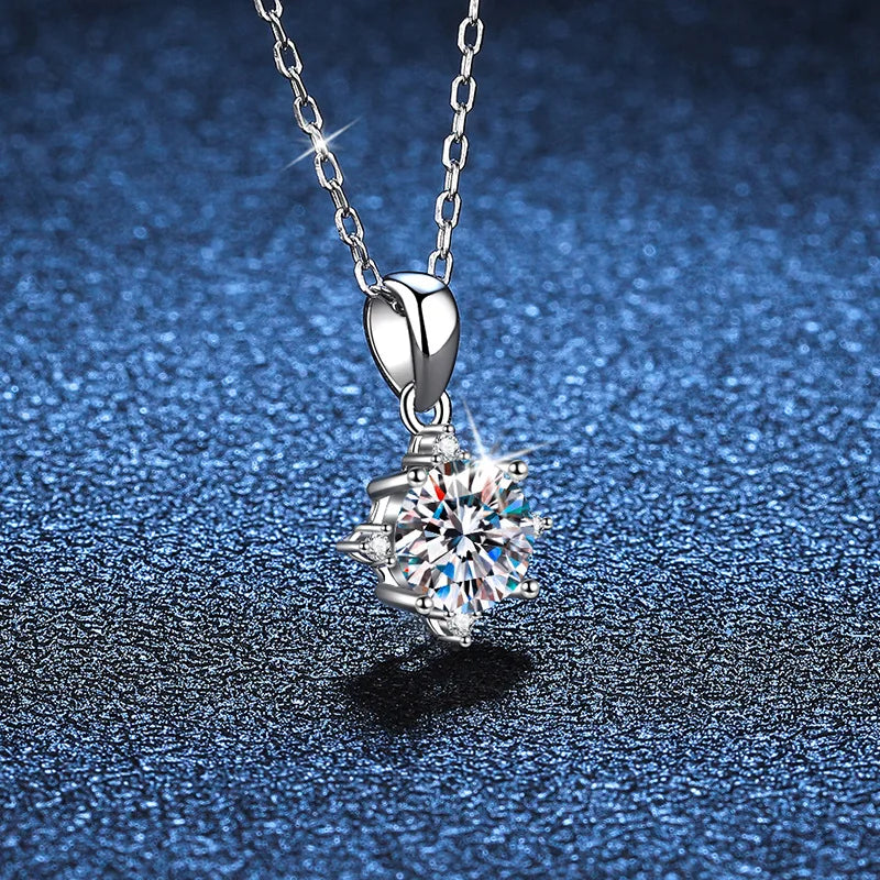 Aurora Moissanite Pendant™