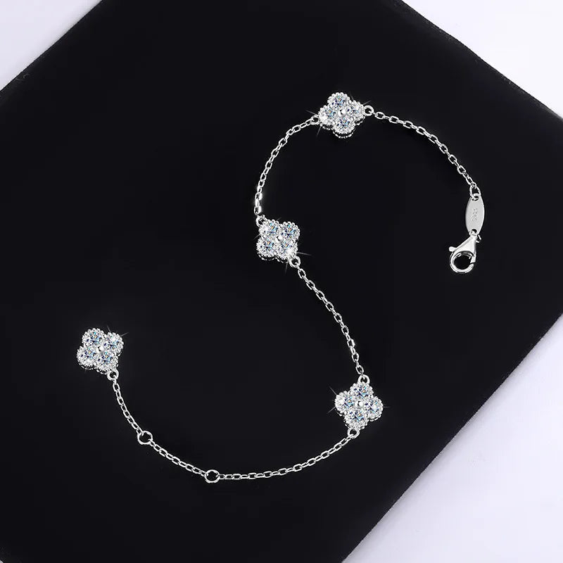BloomBrace™ – The Bracelet That Makes You Shine