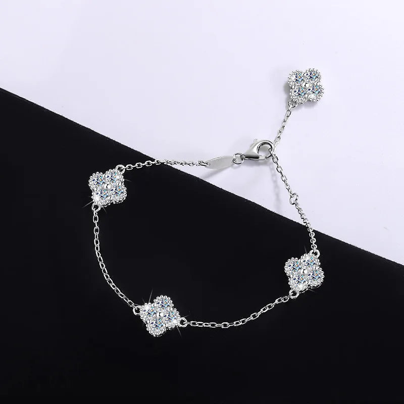 BloomBrace™ – The Bracelet That Makes You Shine