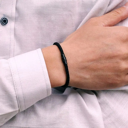 Valor Thread Classic™ – Minimalist Braided Yarn Bracelet