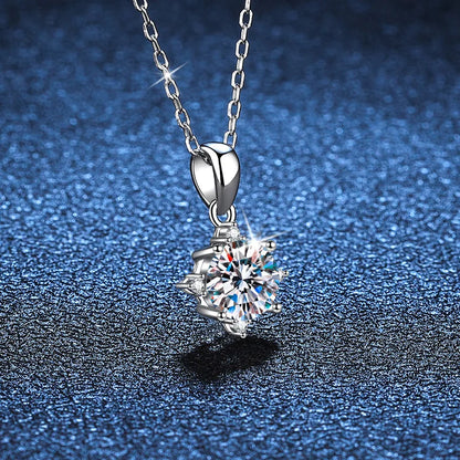 Aurora Moissanite Pendant™
